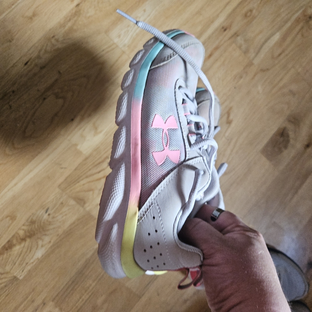Kids sneakers
